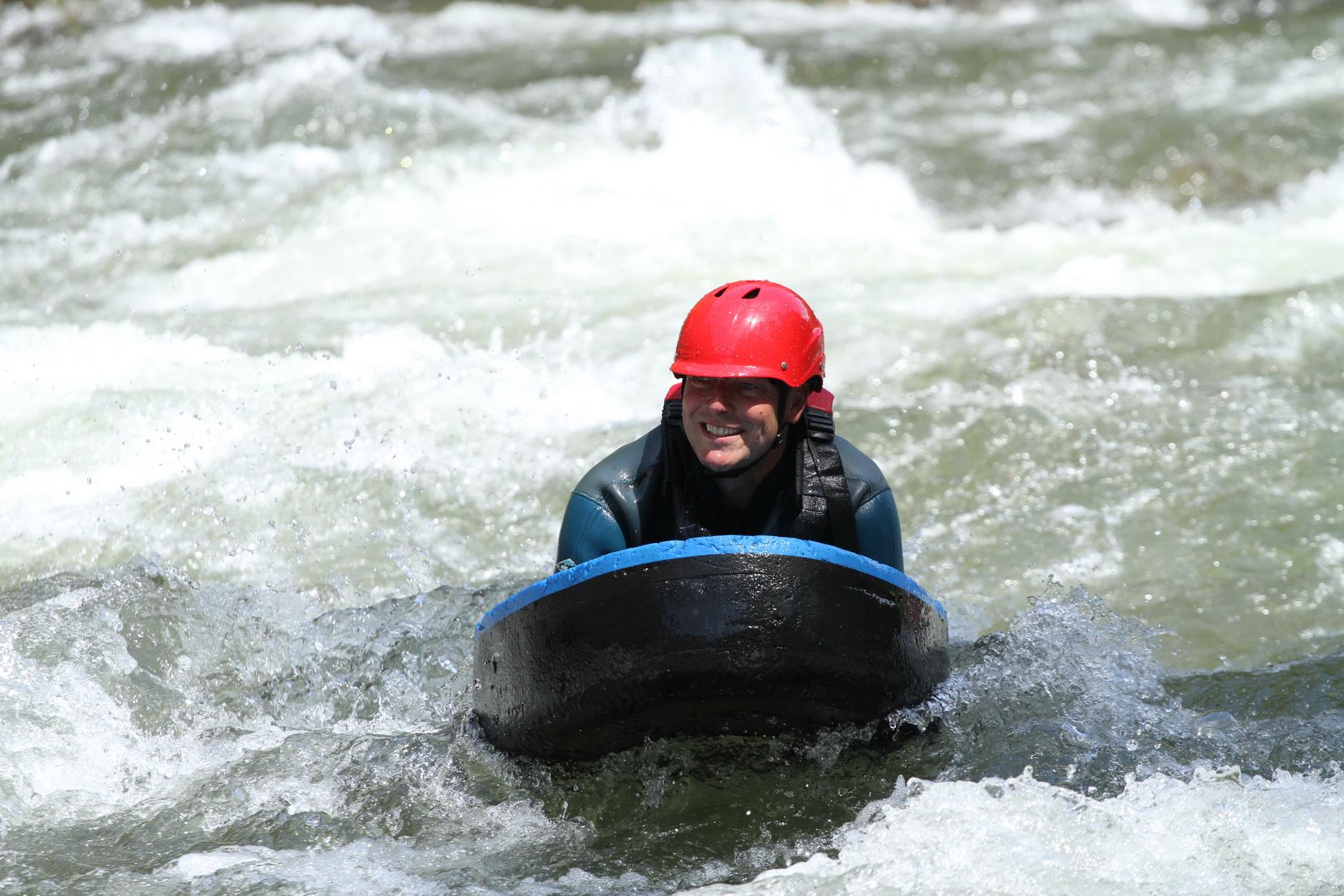 Excursión de hidrospeed por el río Noguera Pallaresa en Llavorsí, en los Pirineos