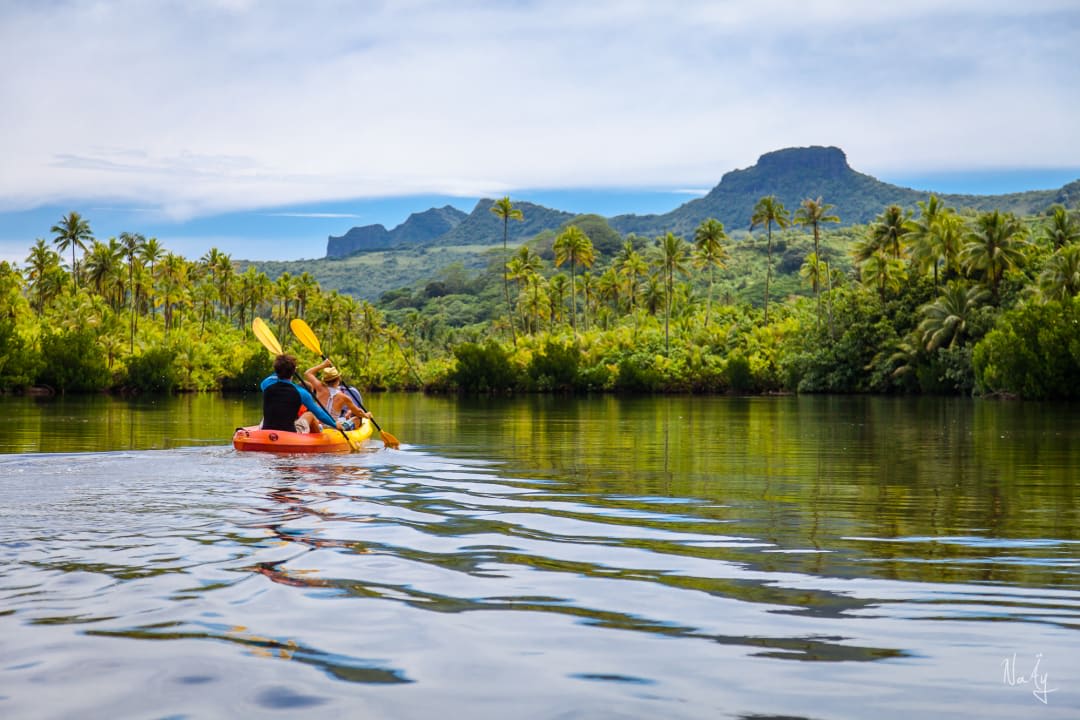 Kayaking on the Faaroa River, Raiatea Island