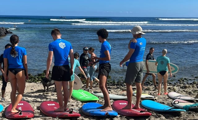Cours de surf aux Trois-Bassins à La Réunion