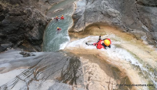 Canyoning à Bras Rouge de débutant à expérimenté
