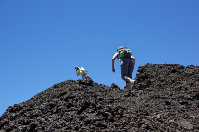 Randonnée sportive hors sentiers sur le Piton de la Fournaise - Image 3