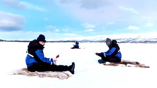 pêche sous glace au lac Torneträsk