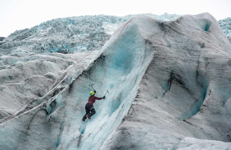 Cascade de glace dans le glacier Skaftafell