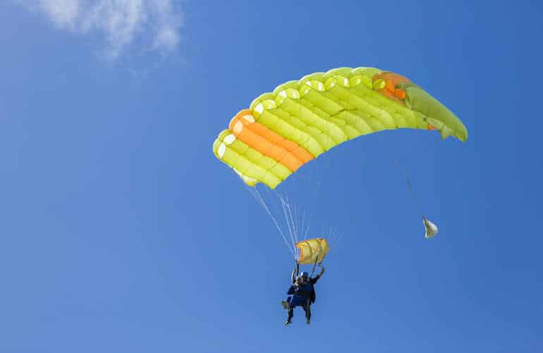 Tandem-Fallschirmspringen