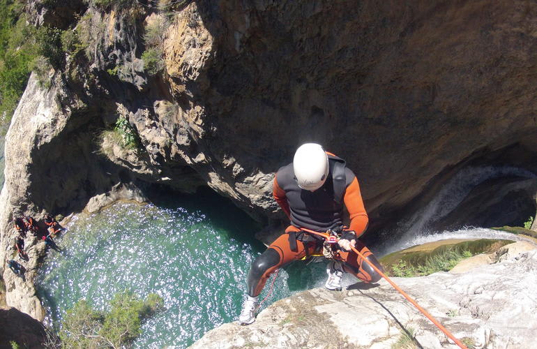 Spelaion Brasil - Novos Longes para Canyoning - DUAL CANYON GUIDE