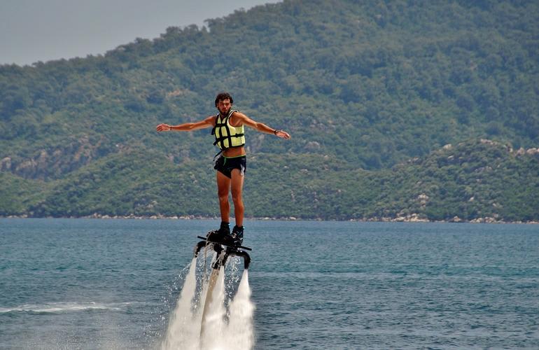 flyboard, Santorin, Grèce