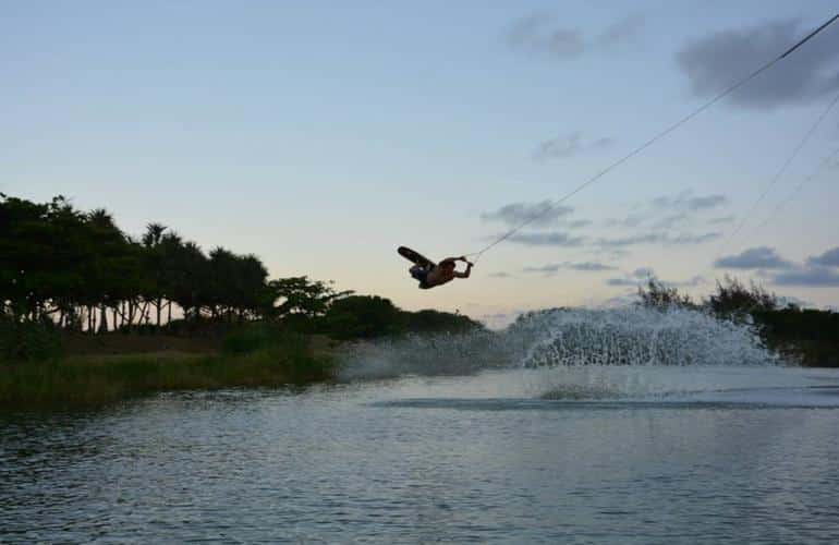 Wakeboarden auf der Insel Reunion