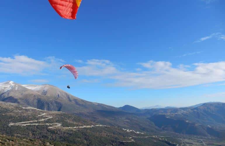 Vol en parapente au-dessus du Mont Olympe