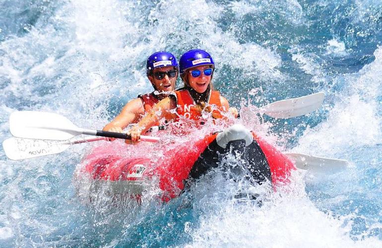 Kayak sur la rivière Kuruçay près d'Antalya