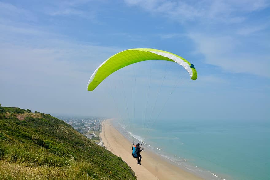 Paragliding in Auckland, New Zealand