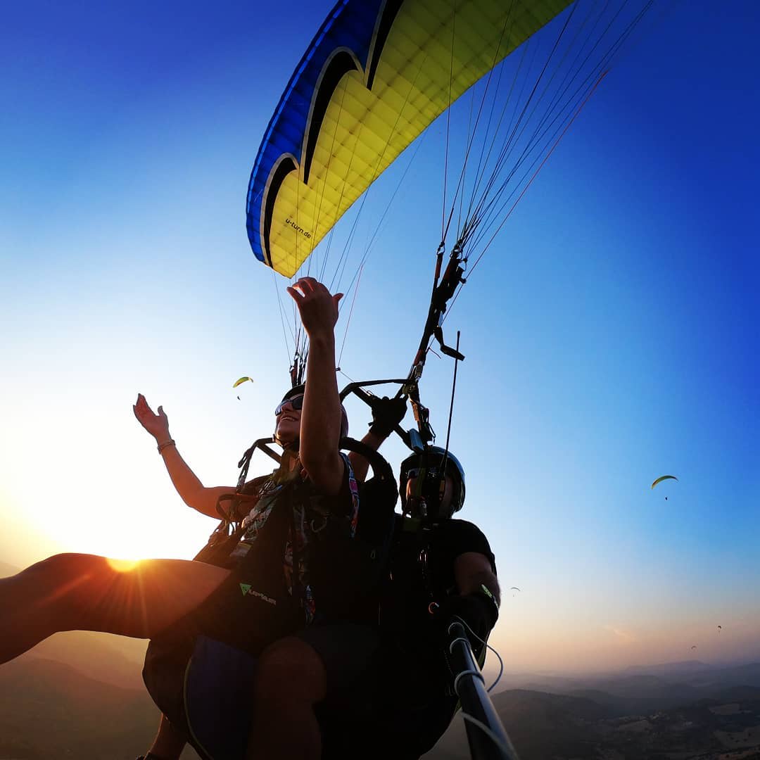 What's the Difference Between Paragliding and Hang Gliding? Discover