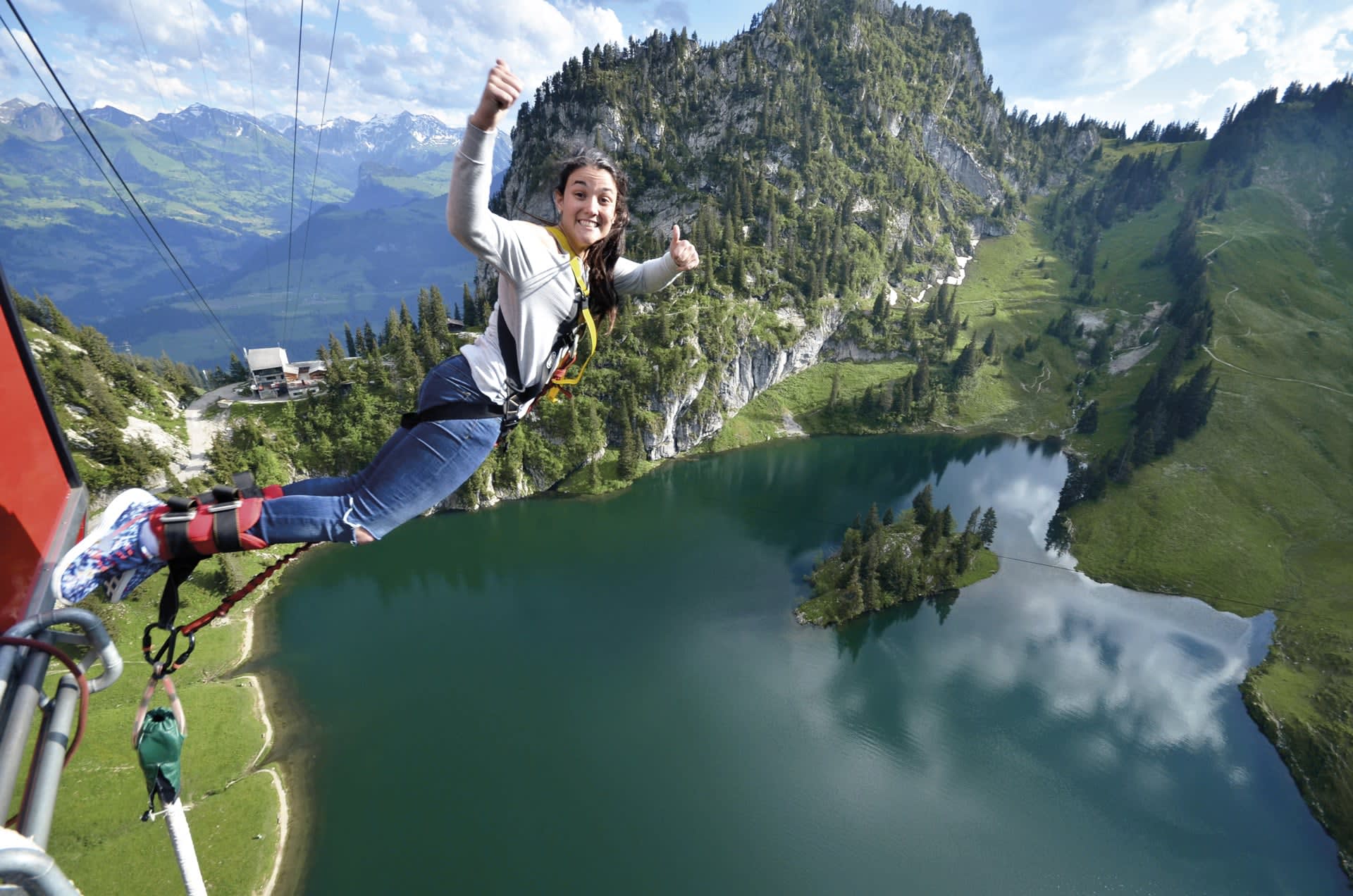 Wonderbra takes the plunge with bungee jump stunt