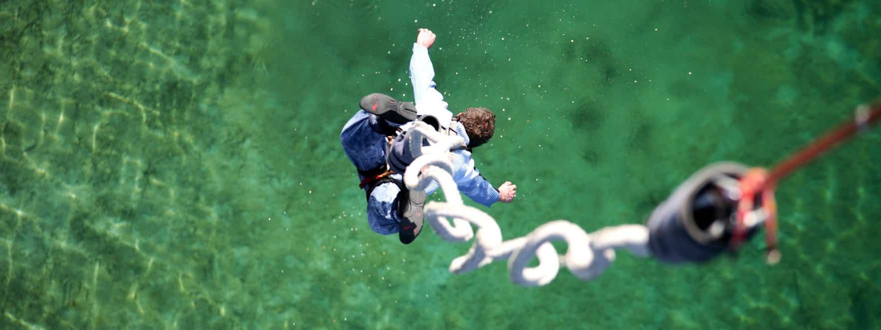 À quelle altitude fait-on du saut à l'élastique ?