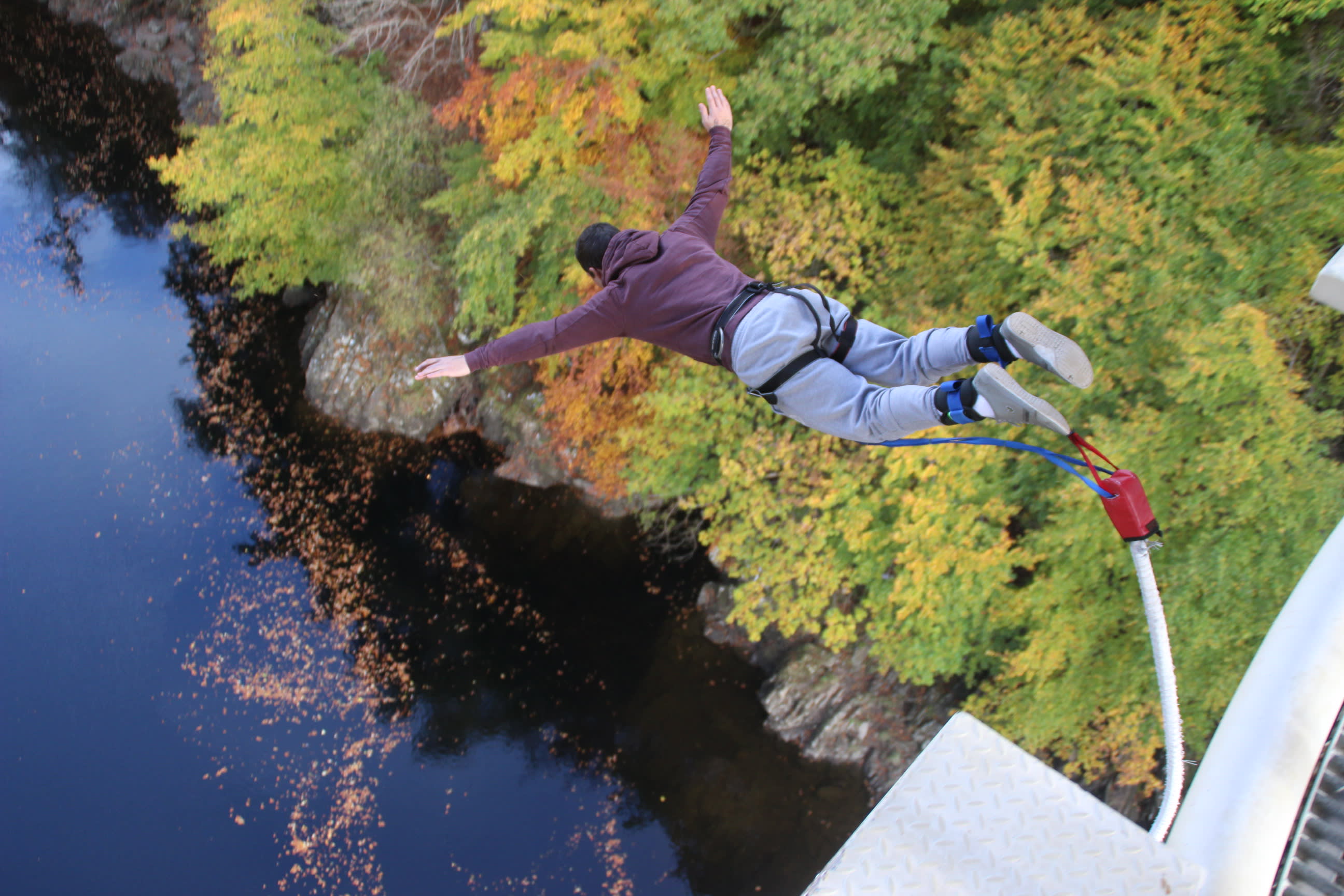 Bungee-Jumping über den Garry River in Killiecrankie