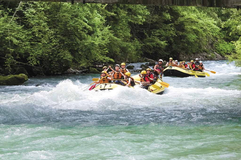 Rafting sur la rivière Simme : une des activités pas chères à faire à Interlaken