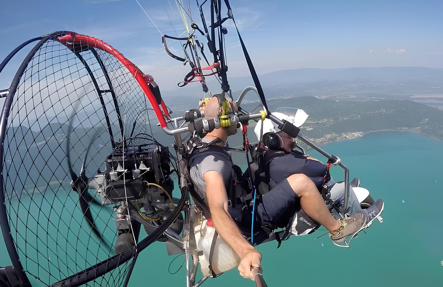 Primer vuelo en paramotor sobre el lago Bourget