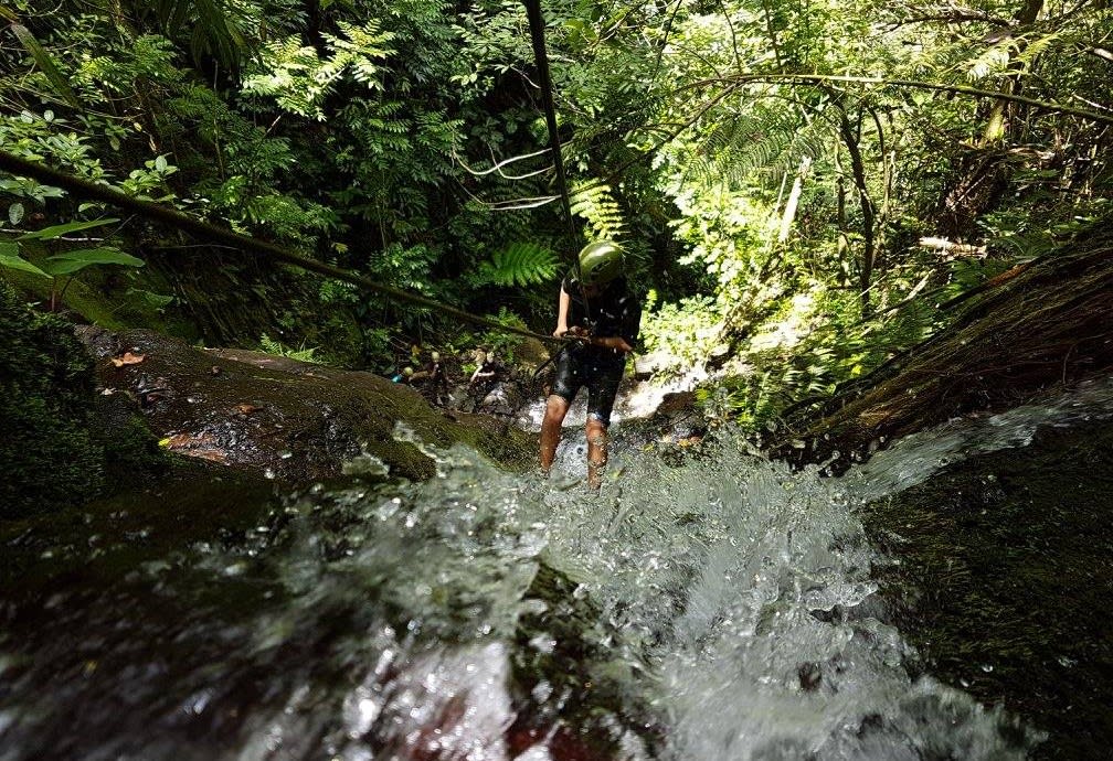 abseiling waterfall canyon tahiti