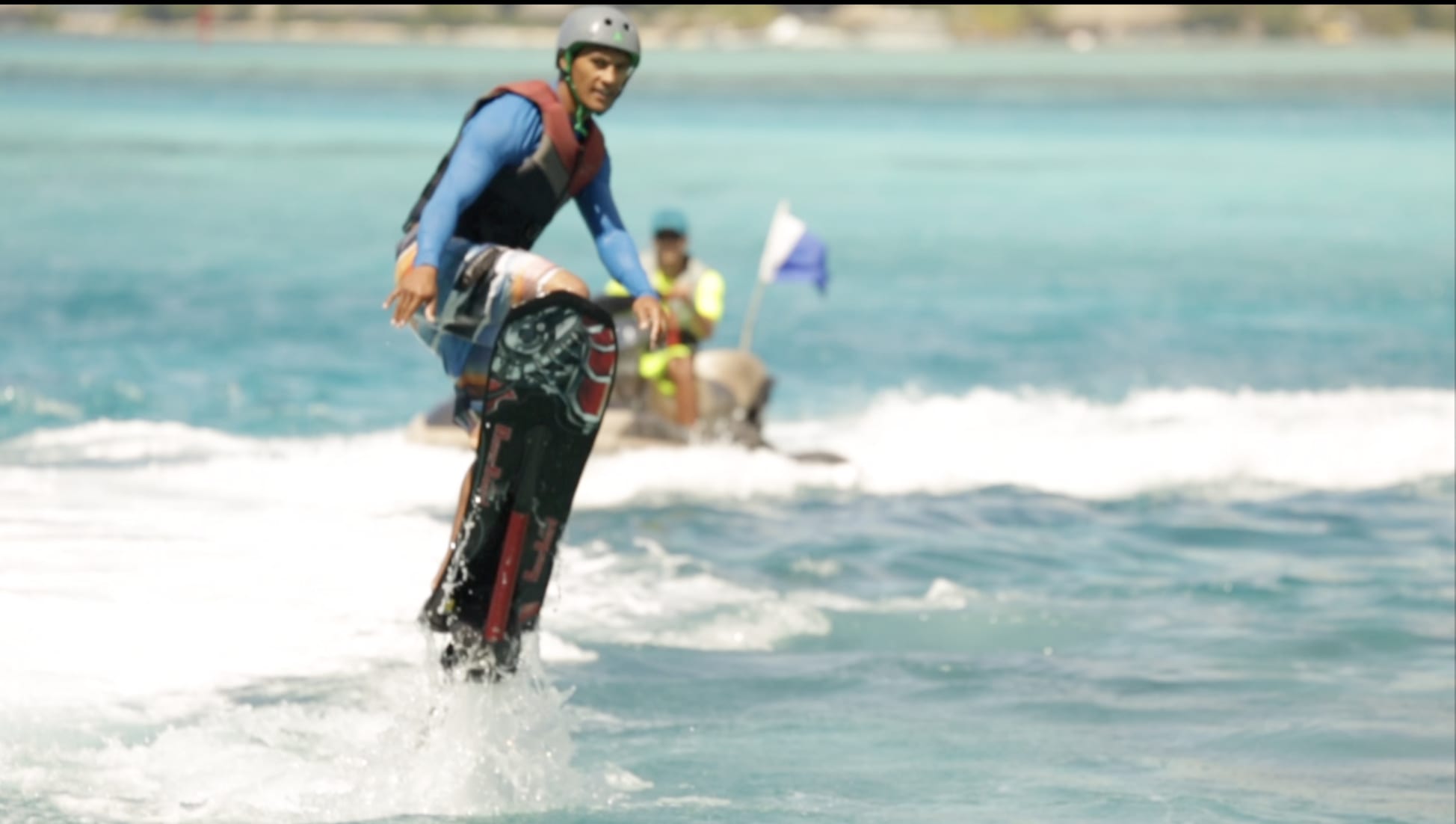 Flyboarding Hoverboarding auf der Insel Moorea