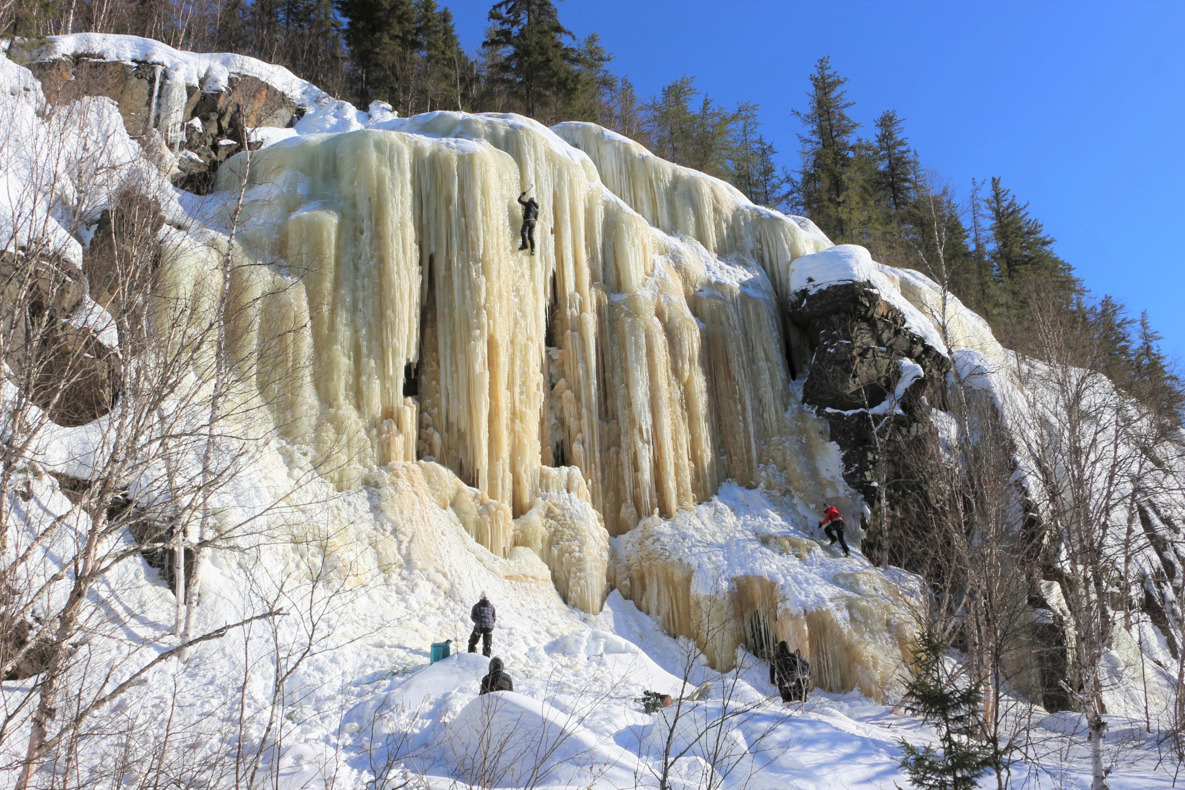 Escalada en hielo en el lago Wasa