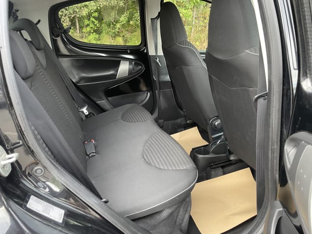 Peugeot 107 1.0 Allure image 16