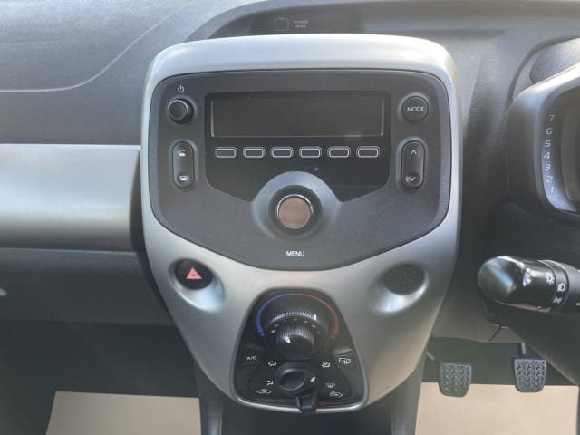 Toyota Aygo 1.0 VVTi X - Play image 18