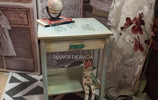 Mesita auxiliar de bambu