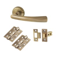 Altro Rochester Latch Door Handles on Rose Pack - Antique Brass