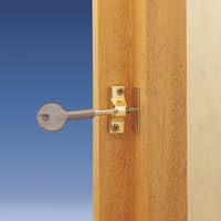 Yale 8K118 Budget Wooden Window Lock - Polished Brass - Pack of 4 with 1 Key