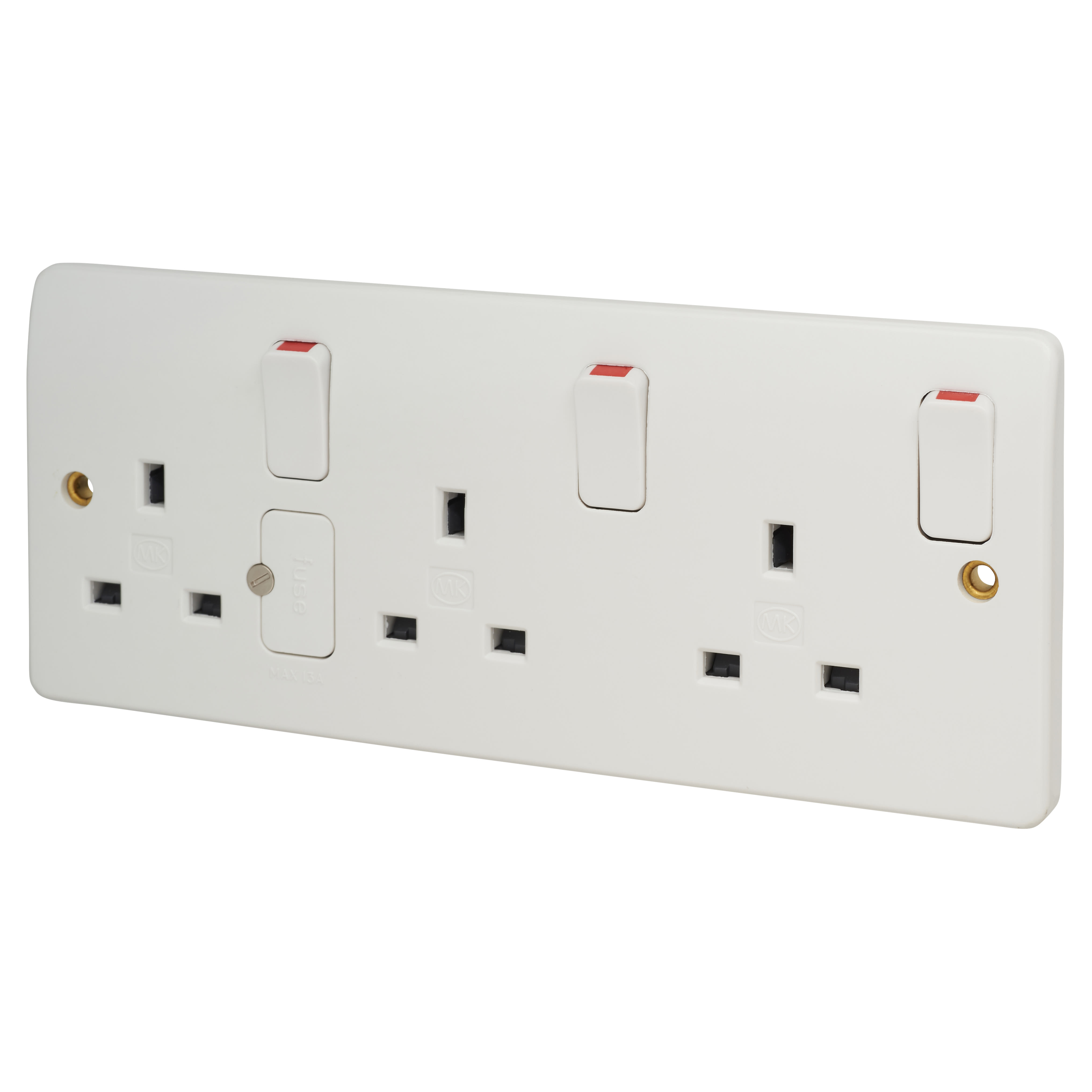 Mk Logic Plus 13a 3 Gang Double Pole Dual Earth Switched Socket White