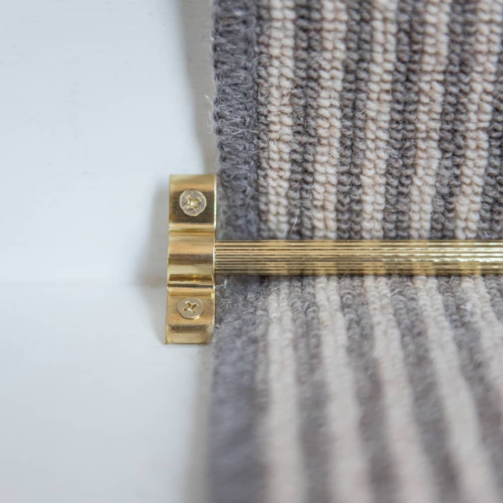 Altro Lines Stair Rod with Plain Finials - 900mm Length - Satin Brass