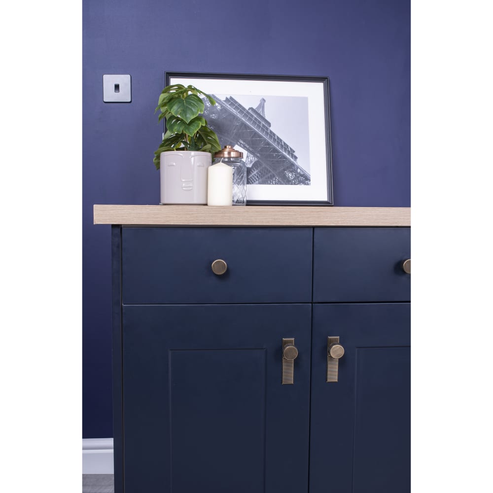 Hendel & Hendel Barrington Cabinet Knob on Backplate - 32mm Diameter - Antique Brass