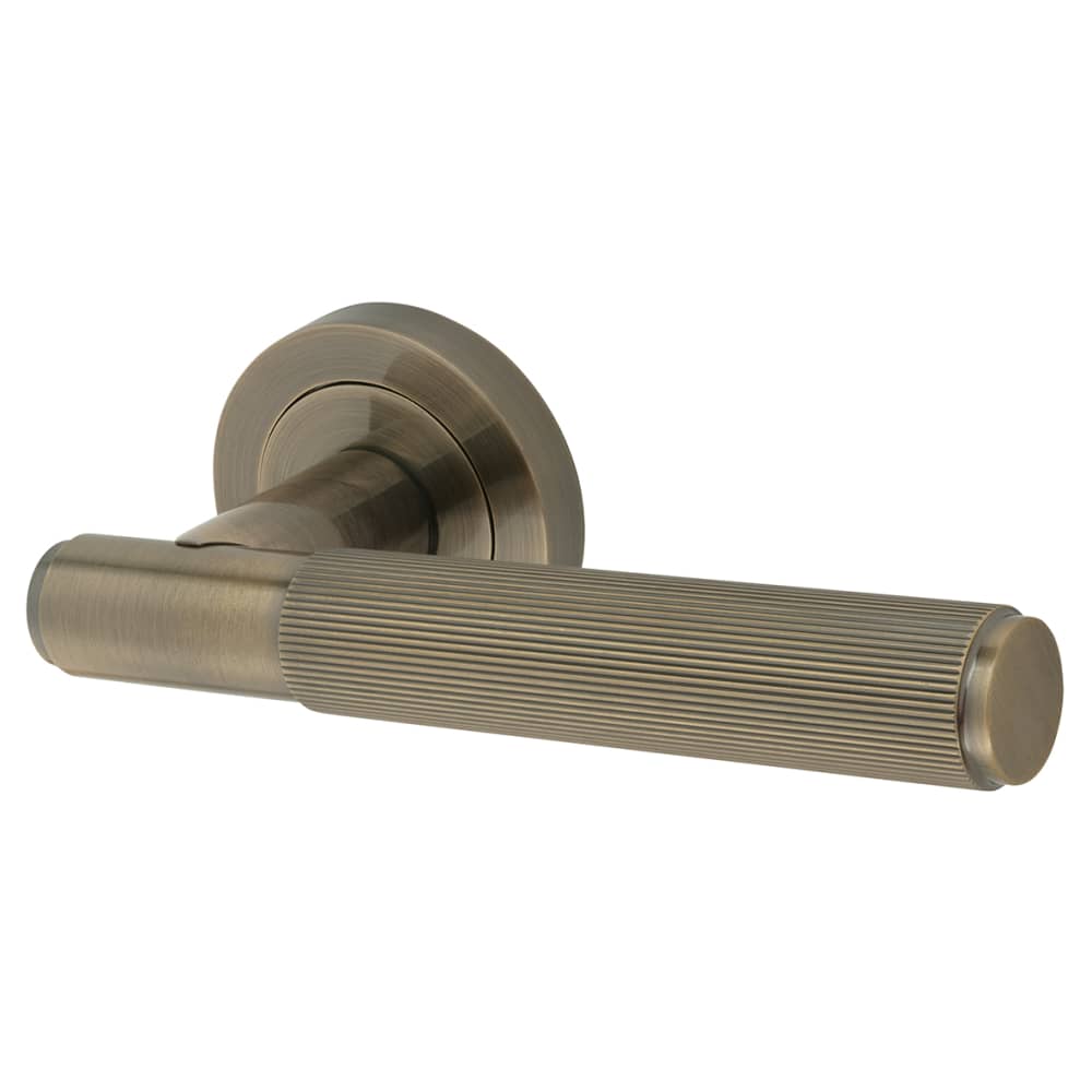 Altro Nova Lines Door Handle on Rose - Antique Brass 