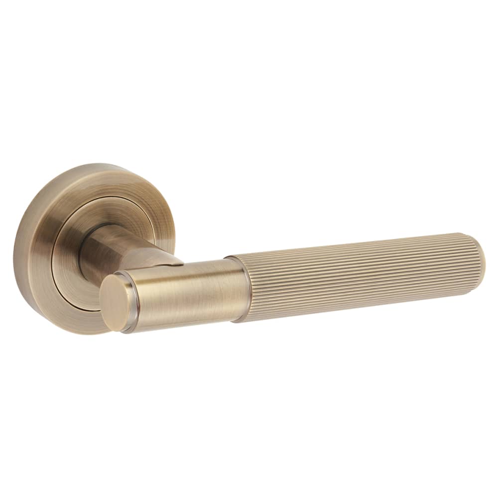 Altro Nova Lines Door Handle on Rose - Antique Brass 