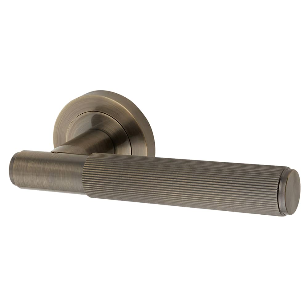 Altro Nova Lines Door Handle on Rose - Antique Brass 