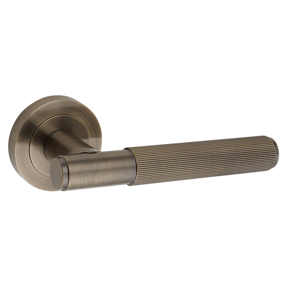Altro Nova Lines Door Handle on Rose - Antique Brass 