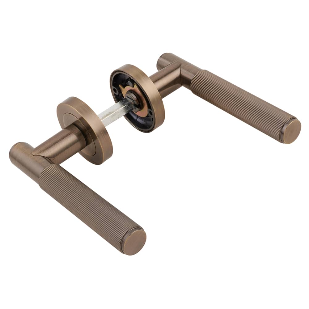 Altro Nova Lines Door Handle on Rose - Antique Brass 