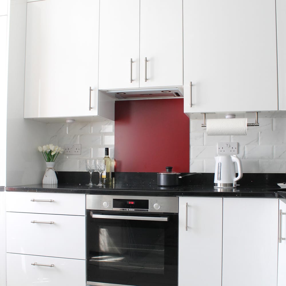 Altro Aluminium Kitchen Splashback - 600 x 750mm - Matt Burgundy Red