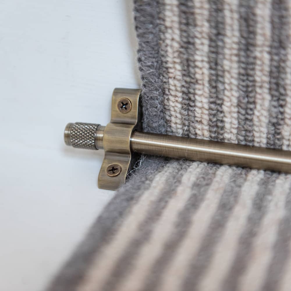 Altro Stair Rod with Knurled Finials - 900mm Length - Antique Brass
