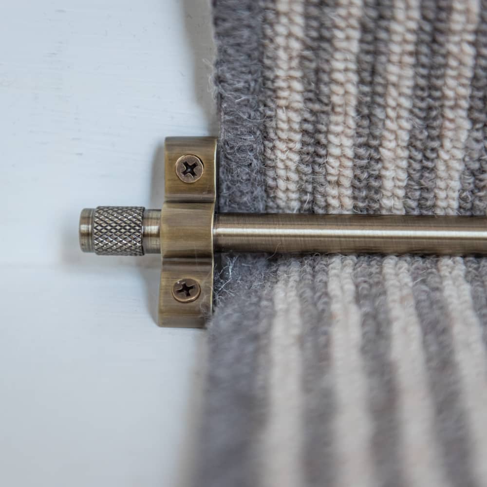 Altro Stair Rod with Knurled Finials - 900mm Length - Antique Brass