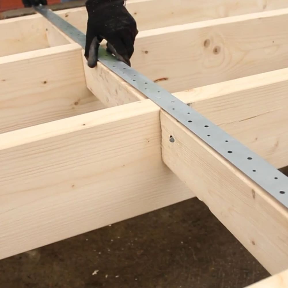 Simpson Strong Tie Heavy Engineered Restraint Strap - 600 x 38 x 1.2mm - 100mm Bend