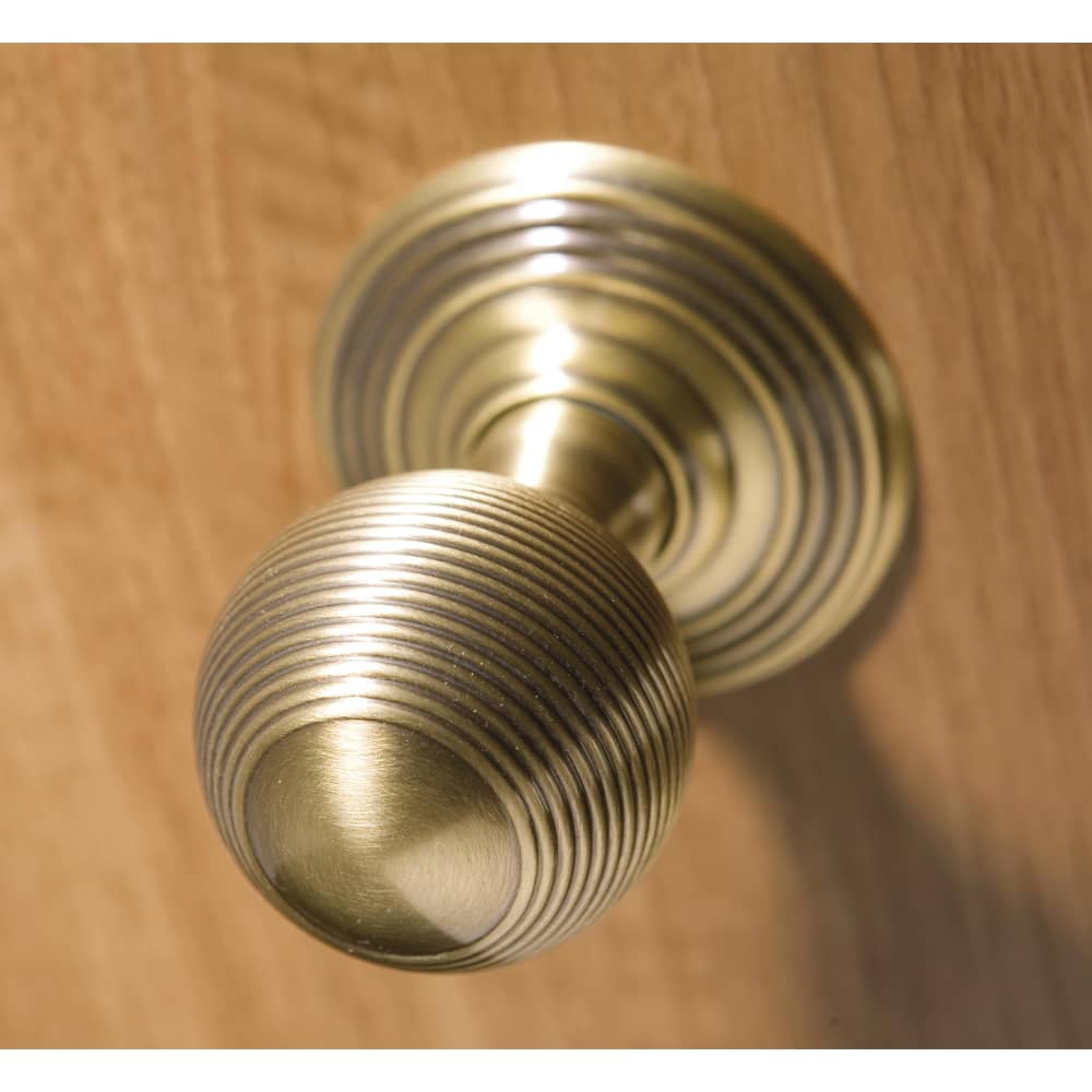 Carlisle Brass Delamain Reeded Beehive Mortice Door Knob - 70mm Rose Diameter - Polished Brass
