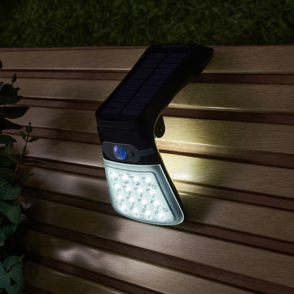 Forum Zink Blackhall 2.5W LED Solar Security Floodlight with MW & Photocell - IP44 - 6500K - Black