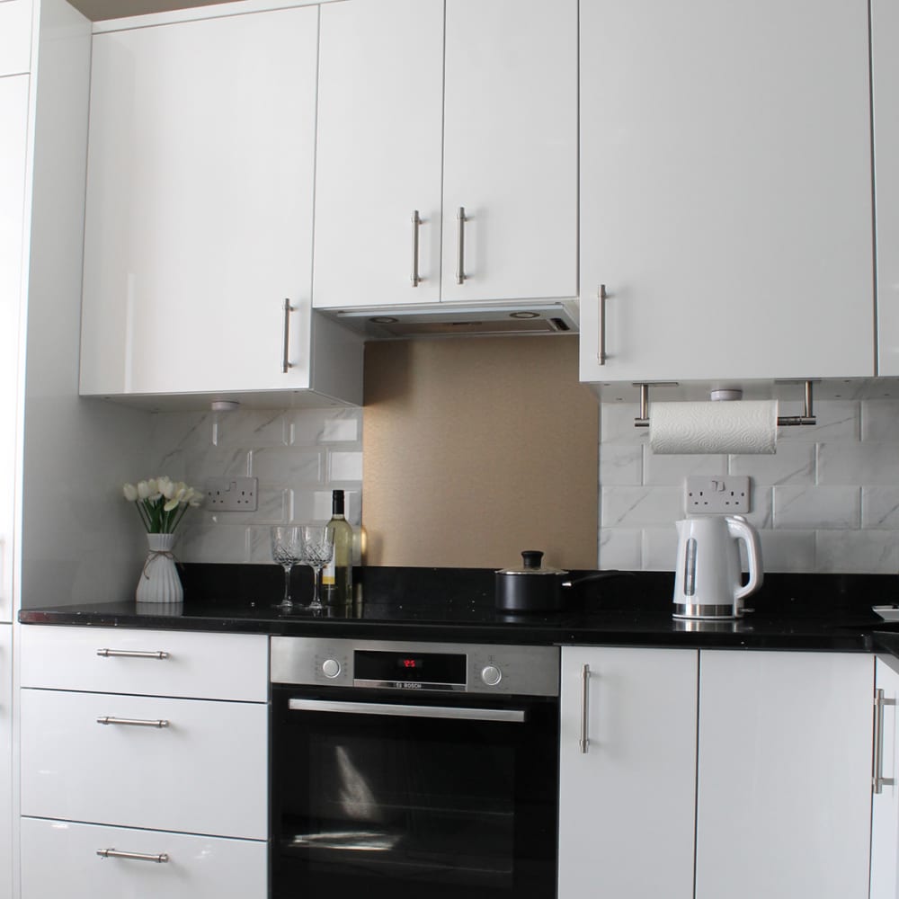 Altro Aluminium Kitchen Splashback - 600 x 750mm - Gloss Brushed Bronze