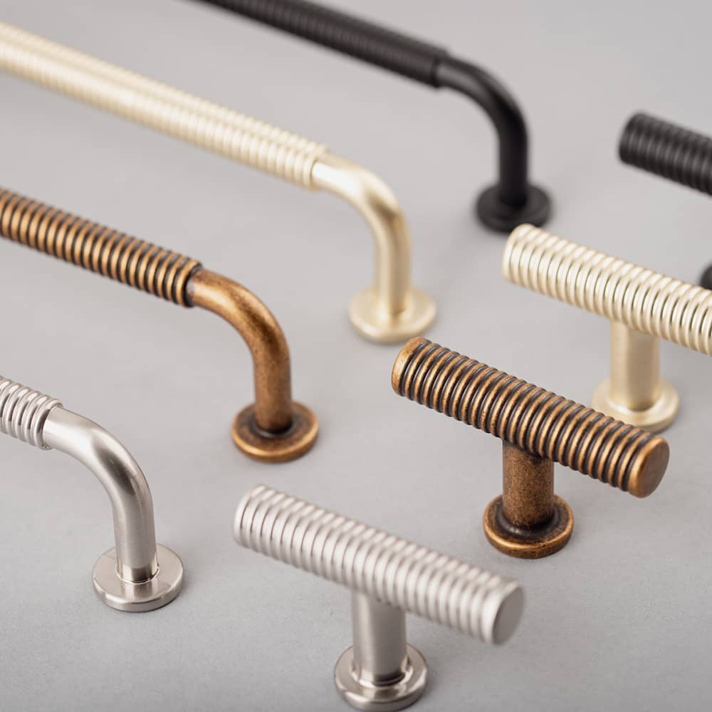 Altro Crewe 10mm Reeded D-Bar Cabinet Pull Handle - 128mm Centres - Satin Brass