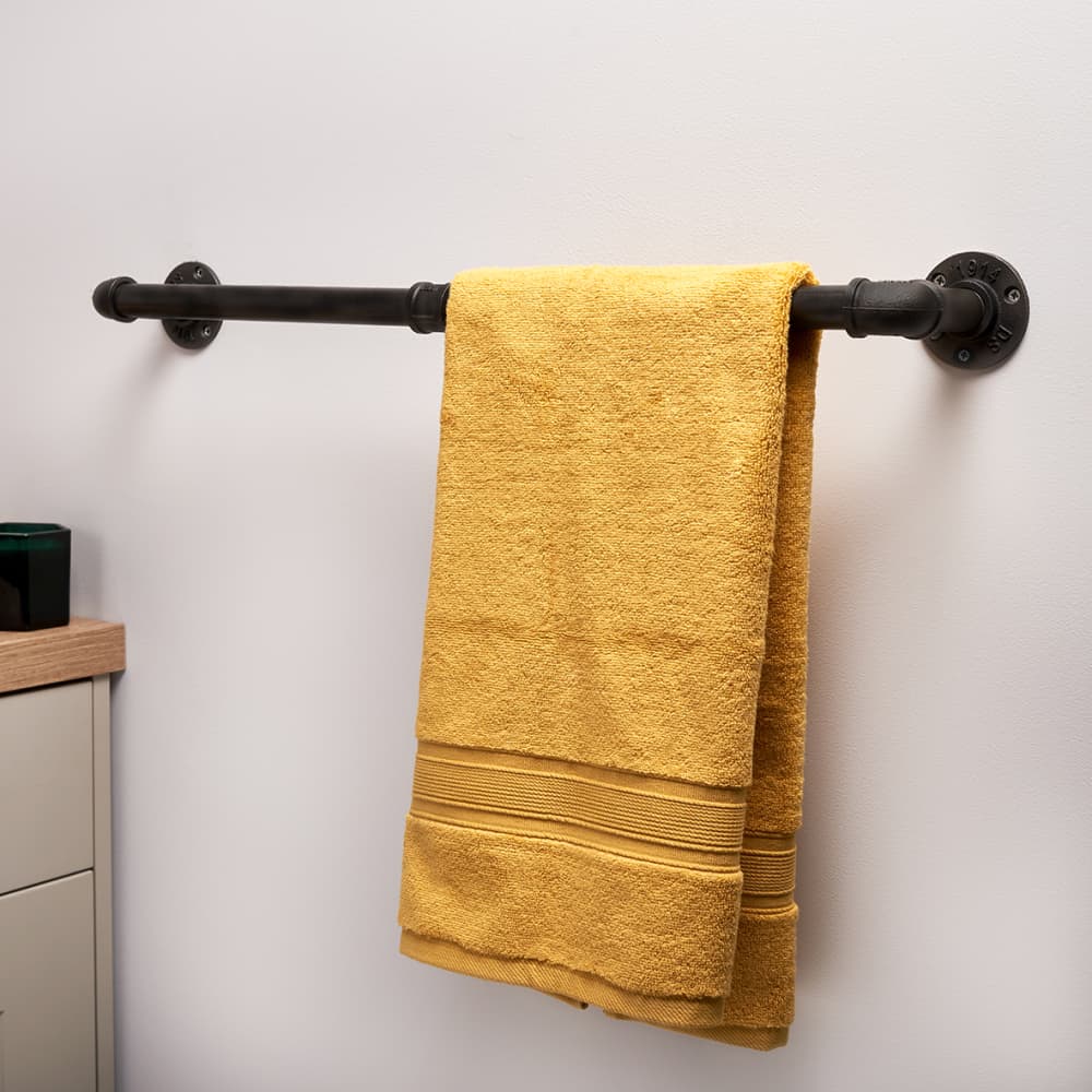 Altro 1/2" Long Pipe Round Towel Rail Kit - Black