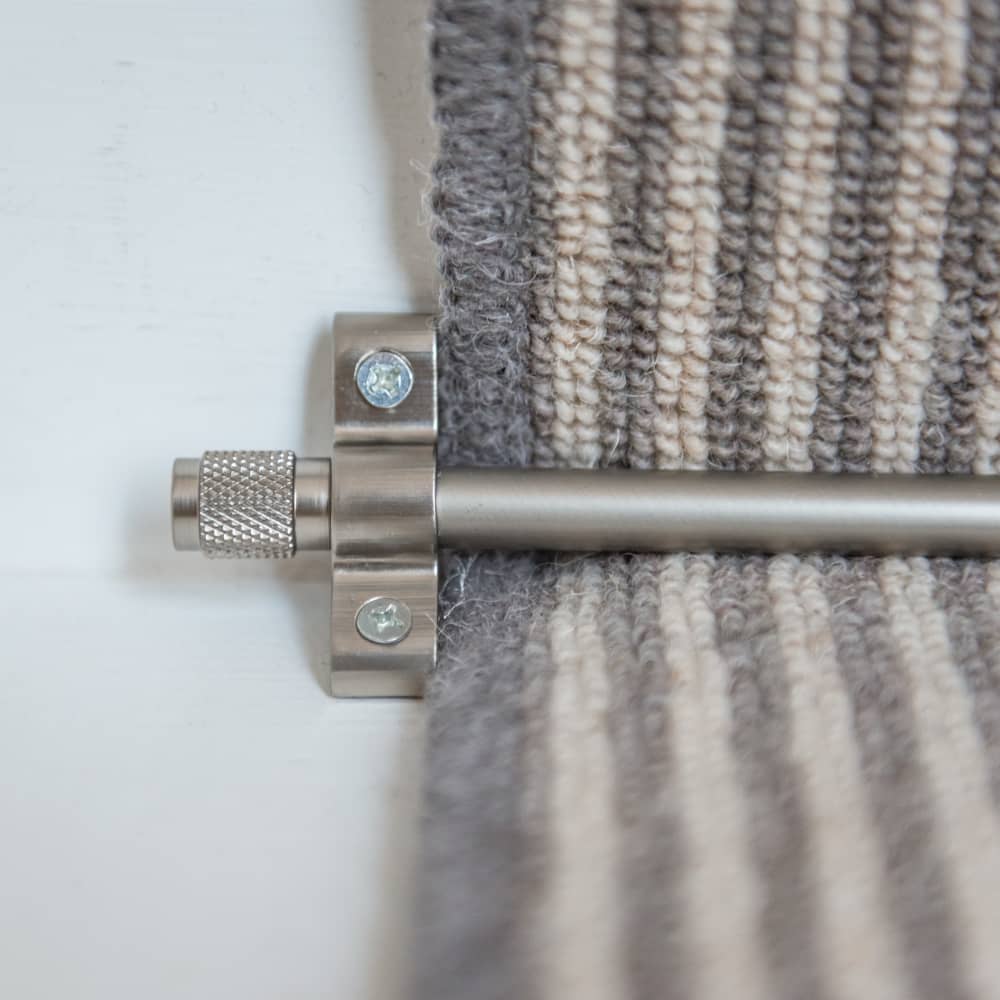 Altro Stair Rod with Knurled Finials - 900mm Length - Satin Nickel