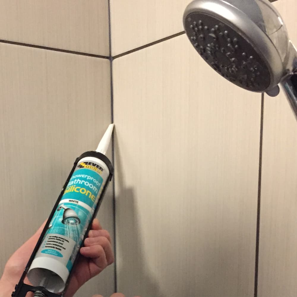 Everbuild Showerproof Bathroom Silicone Sealant - 290ml - White