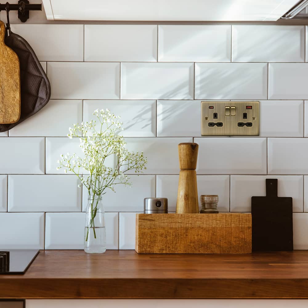 Knightsbridge 13A 2 Gang Type A/QC18W Type C/PD45W USB Socket with 2 x USB - Antique Brass/Black