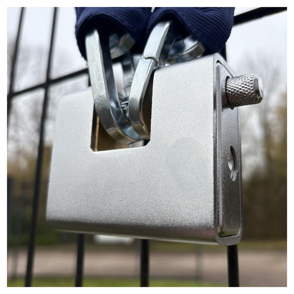 Armoured Shutter Lock - 80mm Body - 15 x 30mm Shackle - Keyed Alike Key 1 - Silver