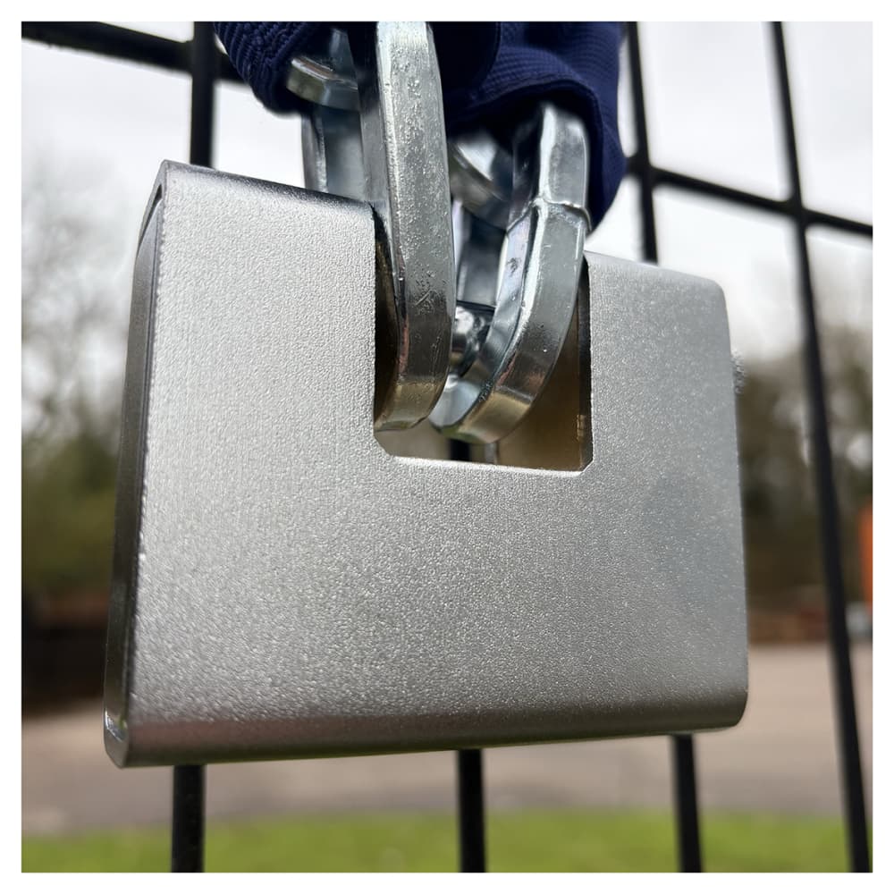 Armoured Shutter Lock - 80mm Body - 15 x 30mm Shackle - Keyed Alike Key 1 - Silver